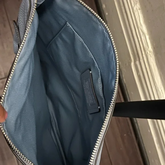 Coach Crossbody bag. Worn once.No rips/Flaws. - Picture 4 of 6